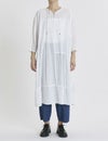 01 ホワイト：モデル 170cm