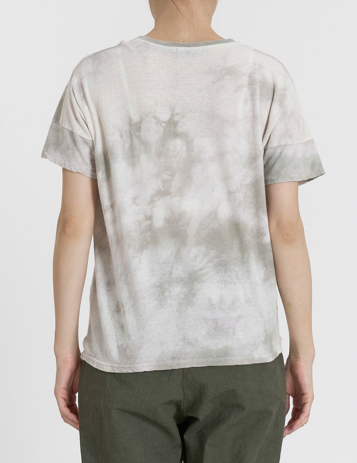 64 ベージュ
