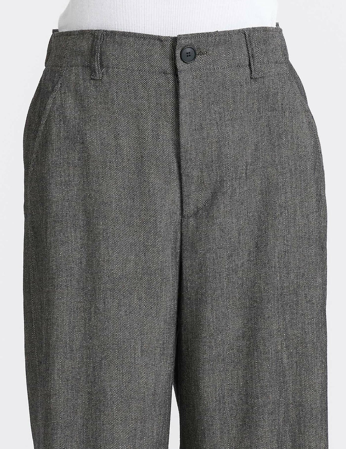 64 グレーベージュ