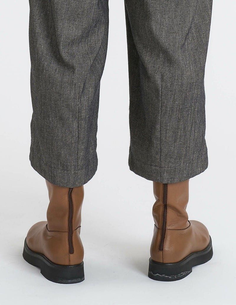 64 グレーベージュ