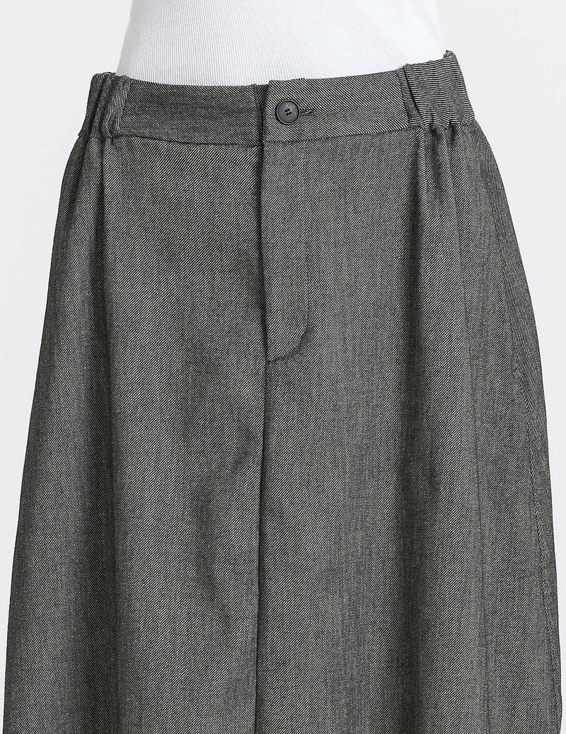 64 グレーベージュ