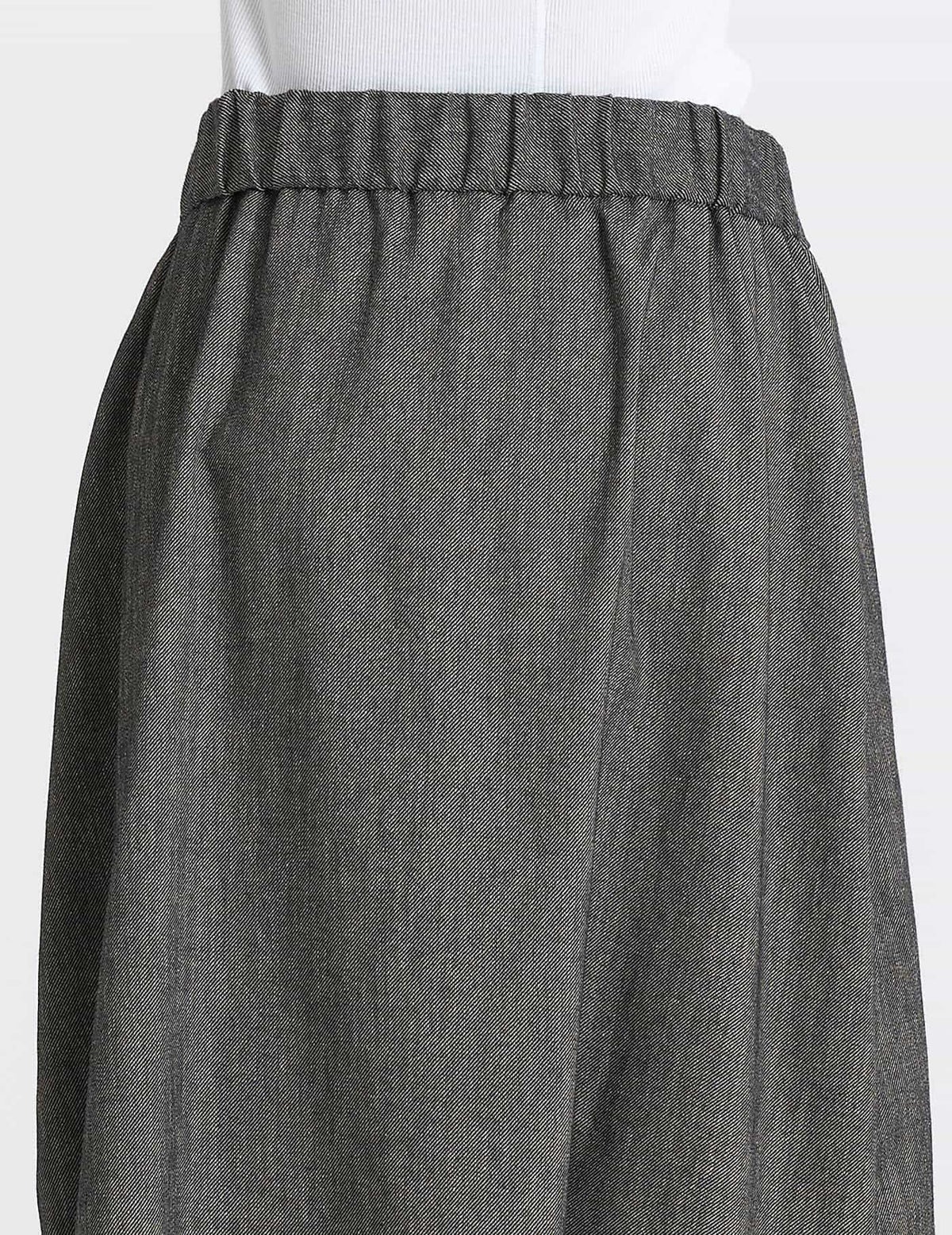 64 グレーベージュ