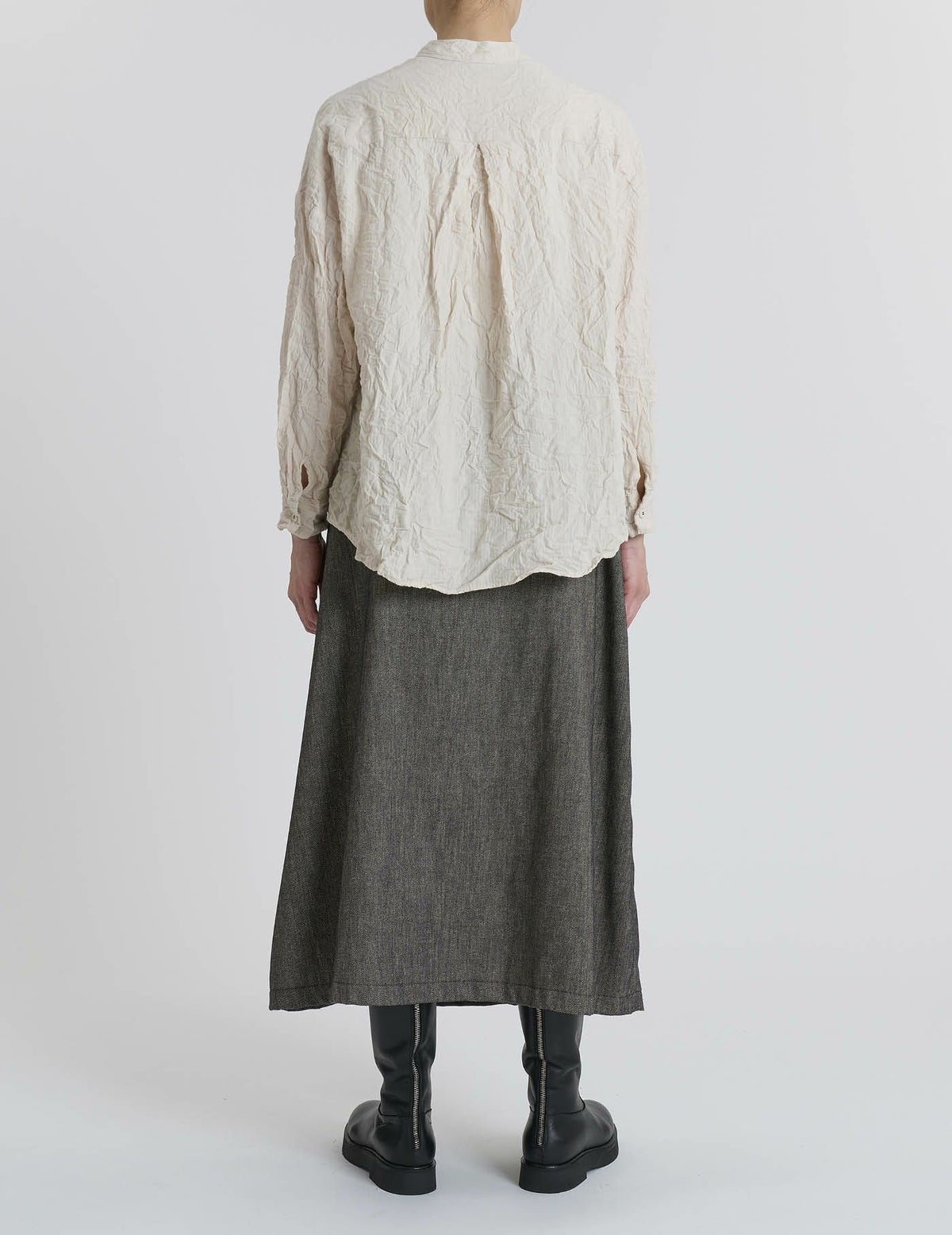 64 グレーベージュ