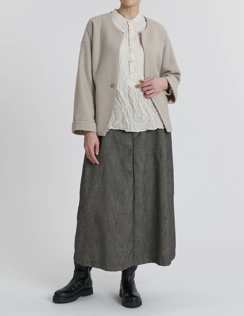 64 グレーベージュ