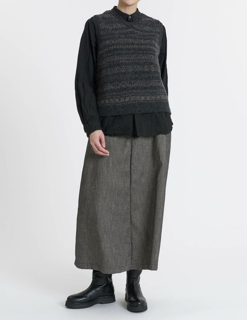 64 グレーベージュ