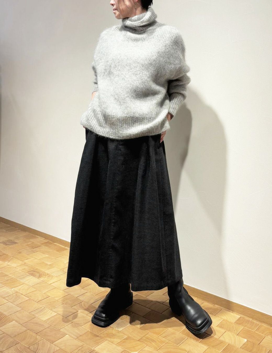 53 チャコール/36size：スタッフ165㎝