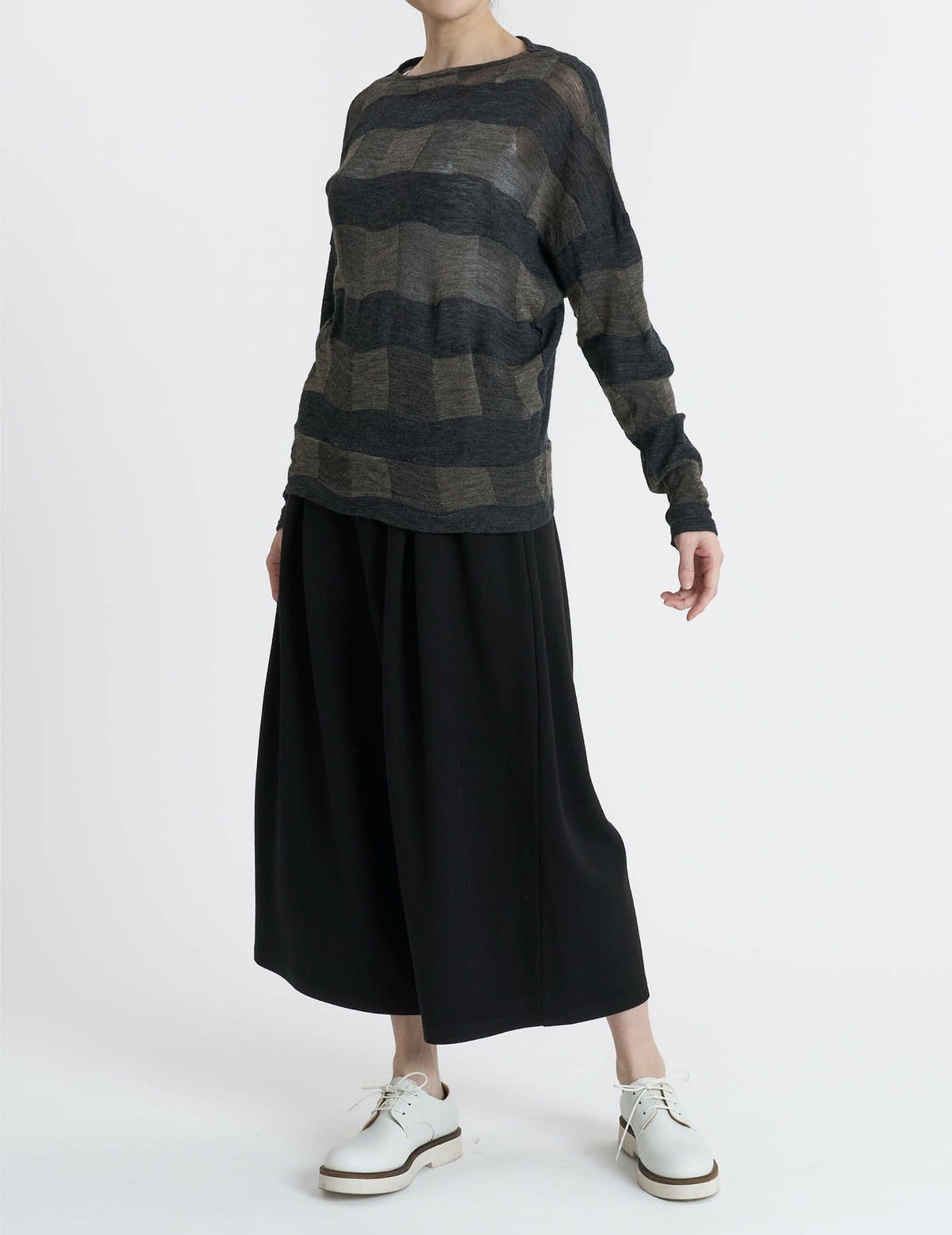 64 チャコール×ベージュ