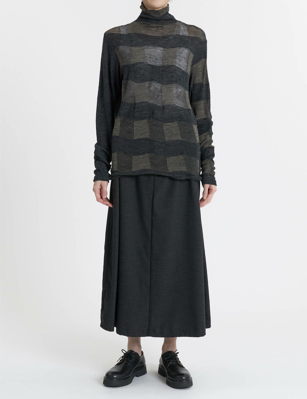 64 チャコール×ベージュ