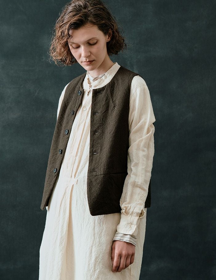 44 カーキ/36size：モデル177㎝