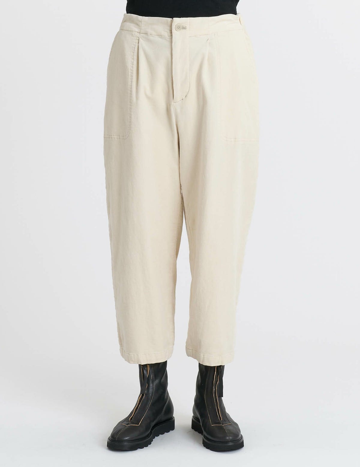 04 アイボリー/36size：モデル 169cm