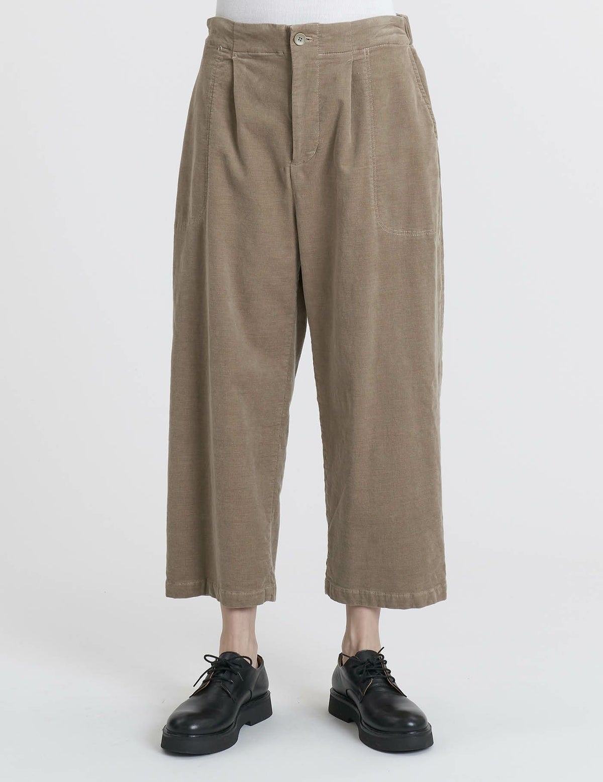 64 ベージュ/36size：モデル 169cm