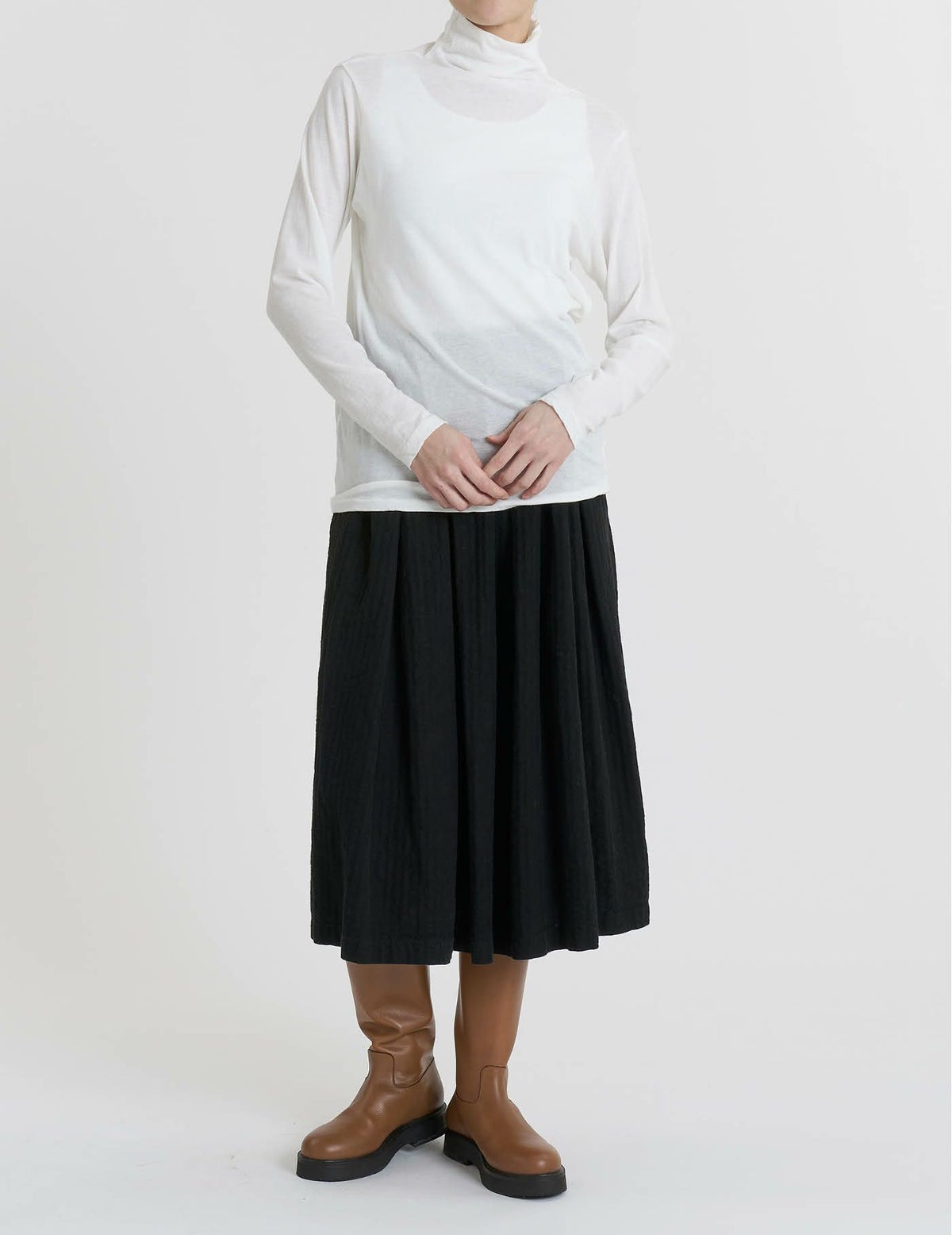 02 オフ/36(M)：モデル 169cm