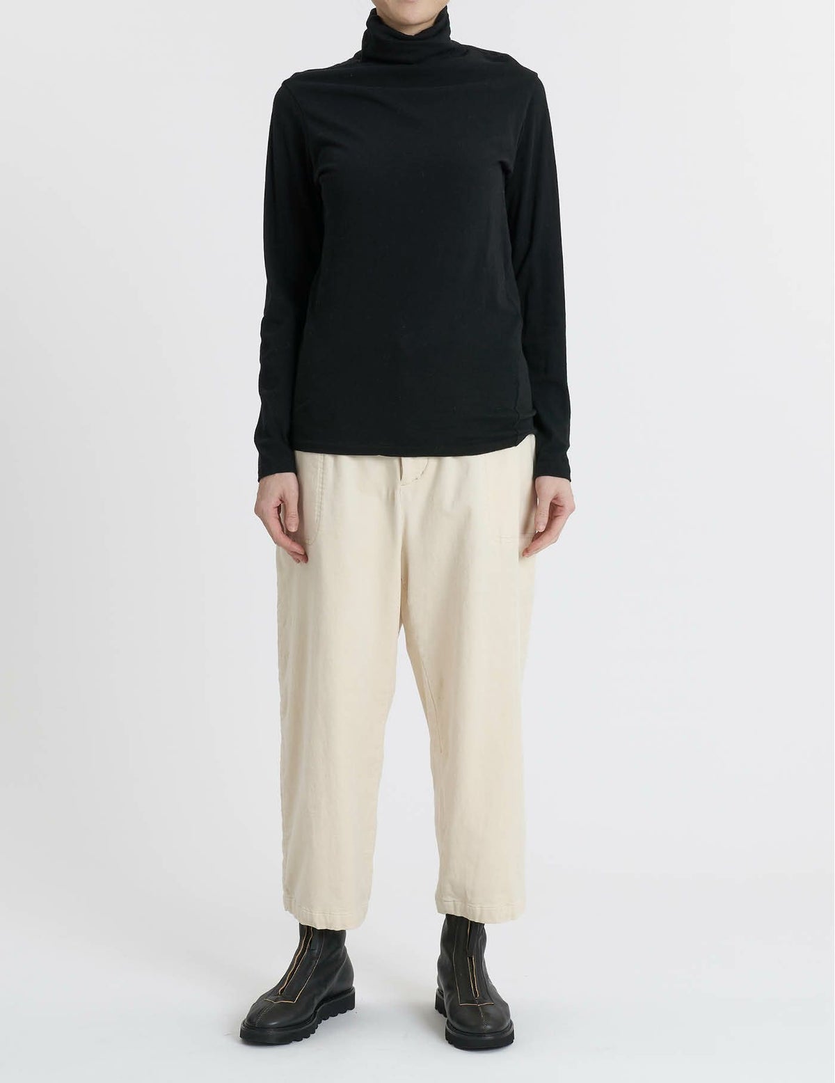 90 ブラック/36(M)：モデル 169cm