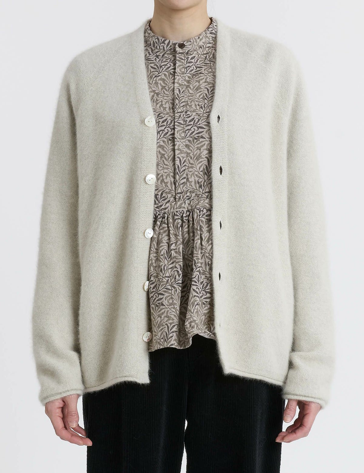 04 アイボリー/36(M)size：モデル 169cm