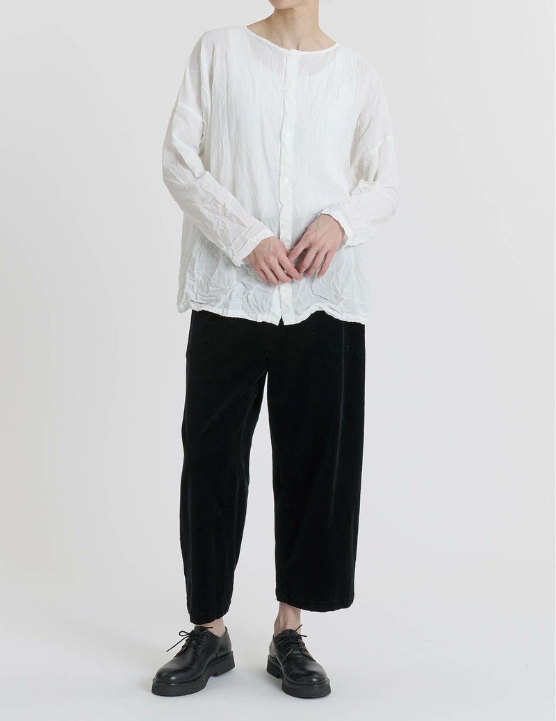 01 ホワイト（ボタン前）