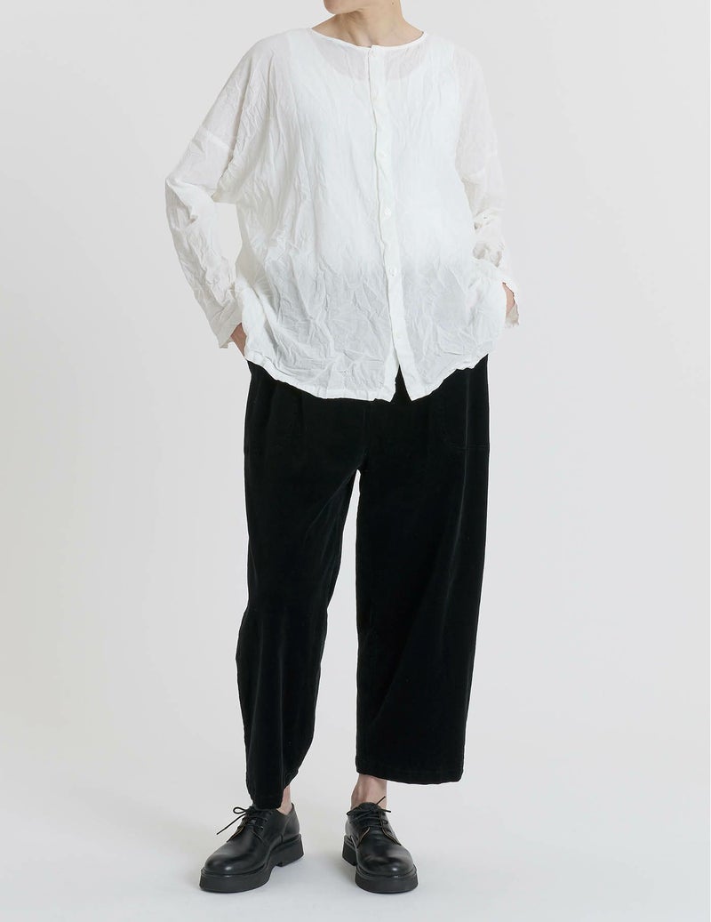 01 ホワイト（ボタン前）