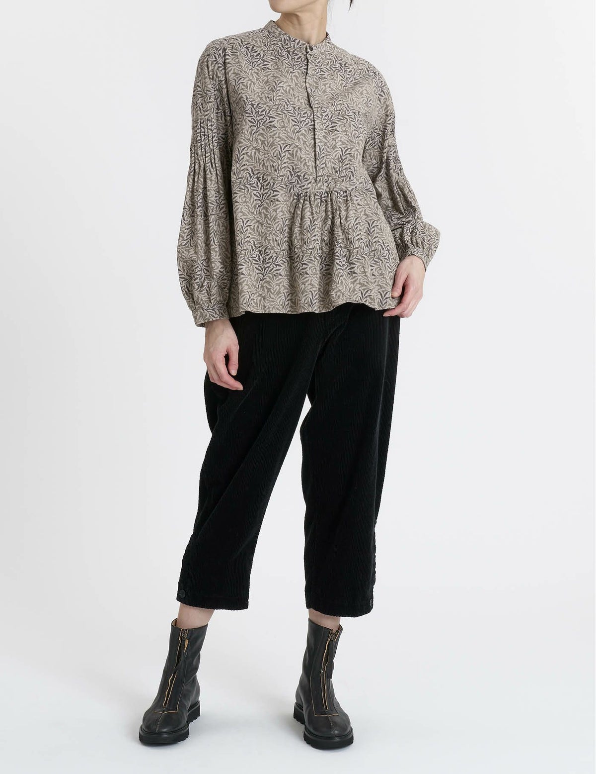 67 グレージュ/36(M)size：モデル169㎝