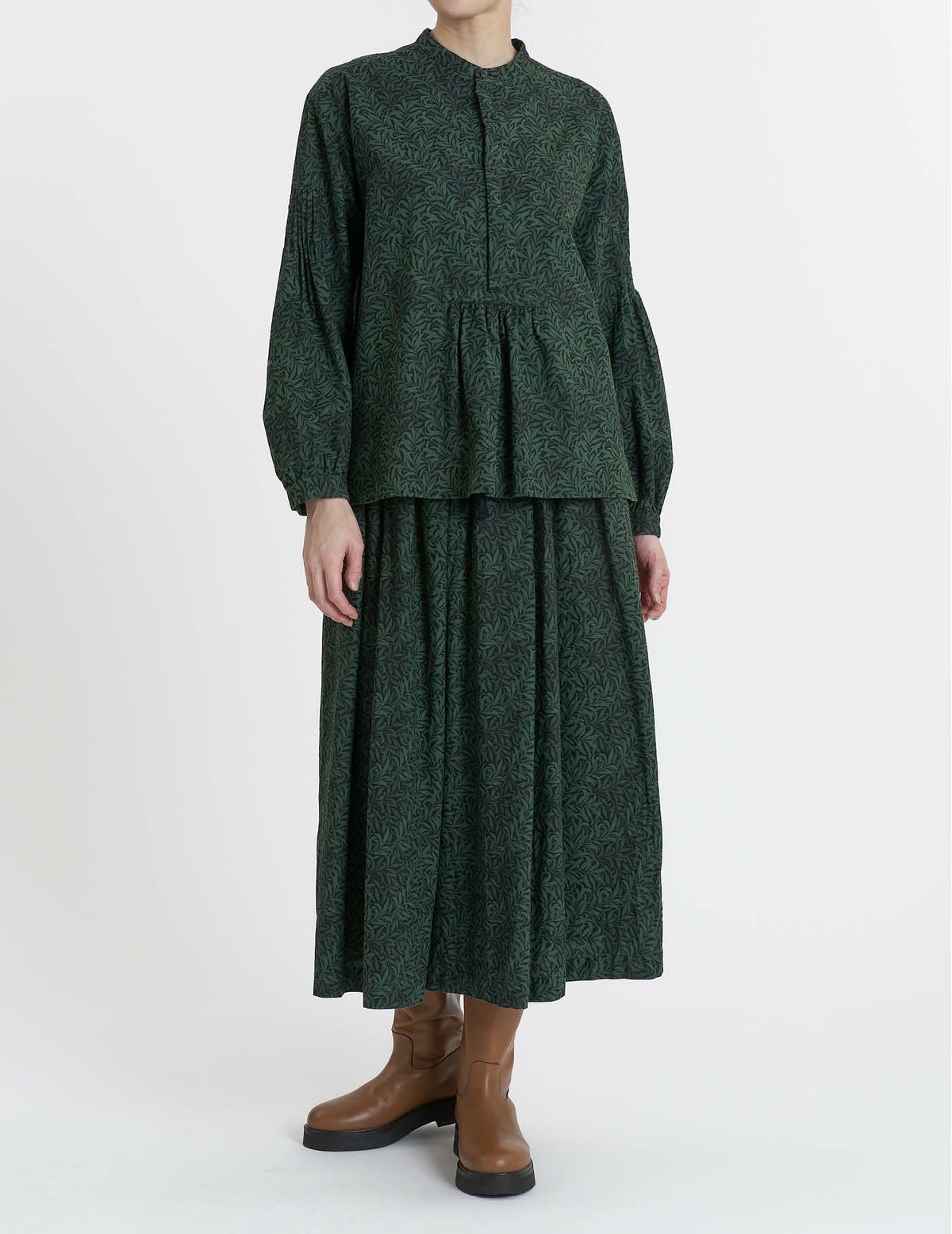 40 グリーン/36(M)size：モデル169㎝