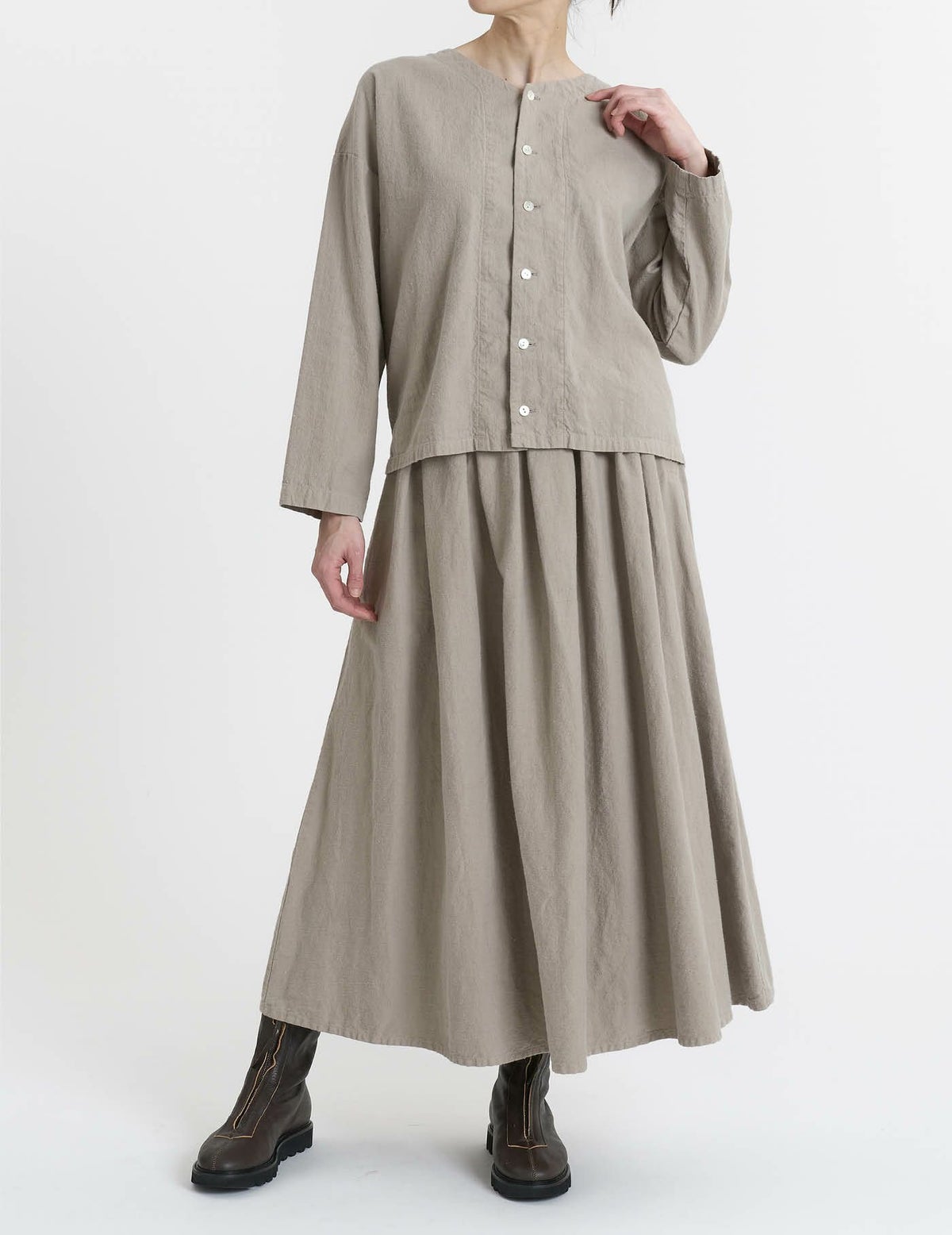 64 ベージュ(前後逆に)