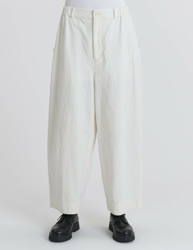 01 ホワイト/36size：モデル169㎝