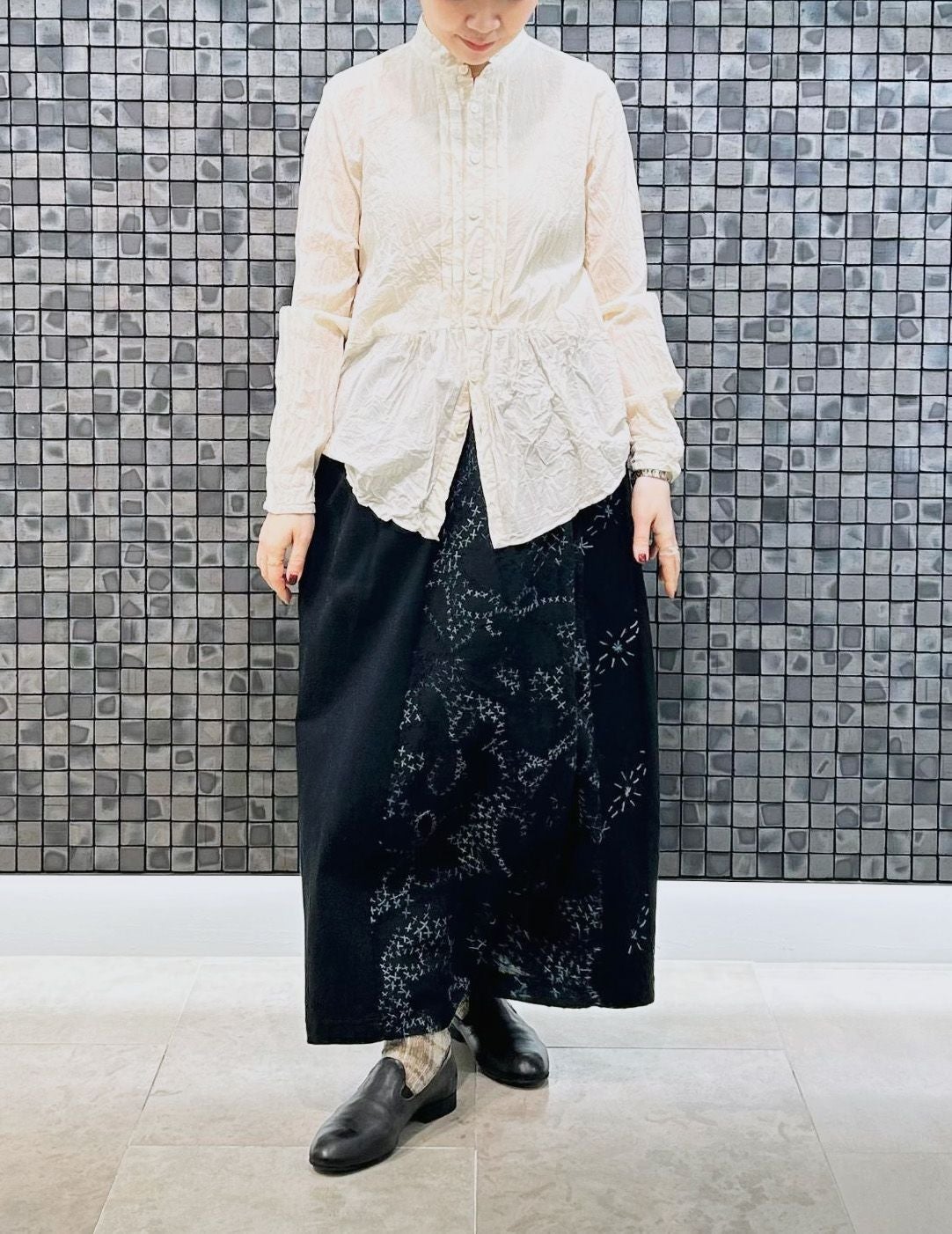 53 チャコール/36size：スタッフ157㎝