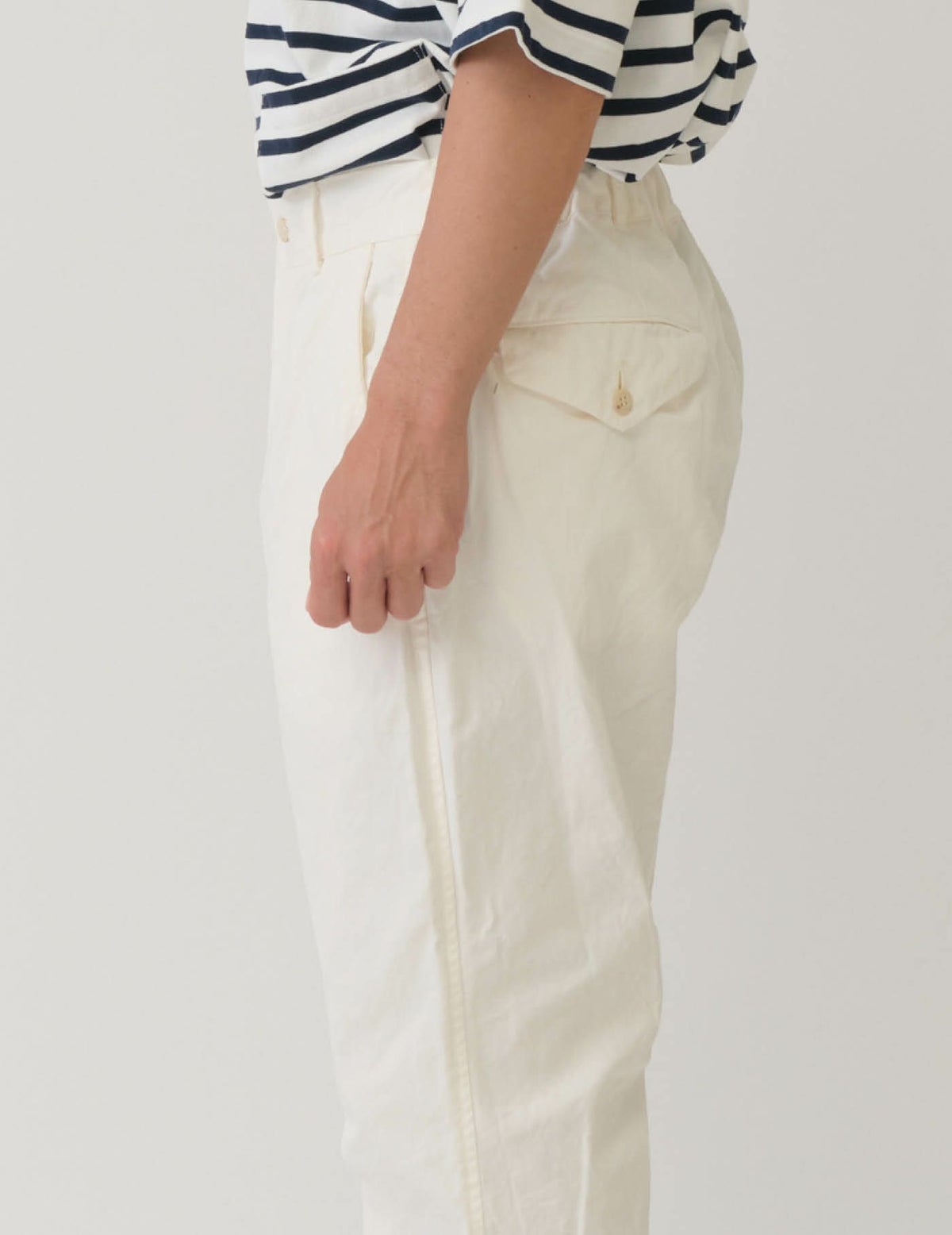 02 オフホワイト