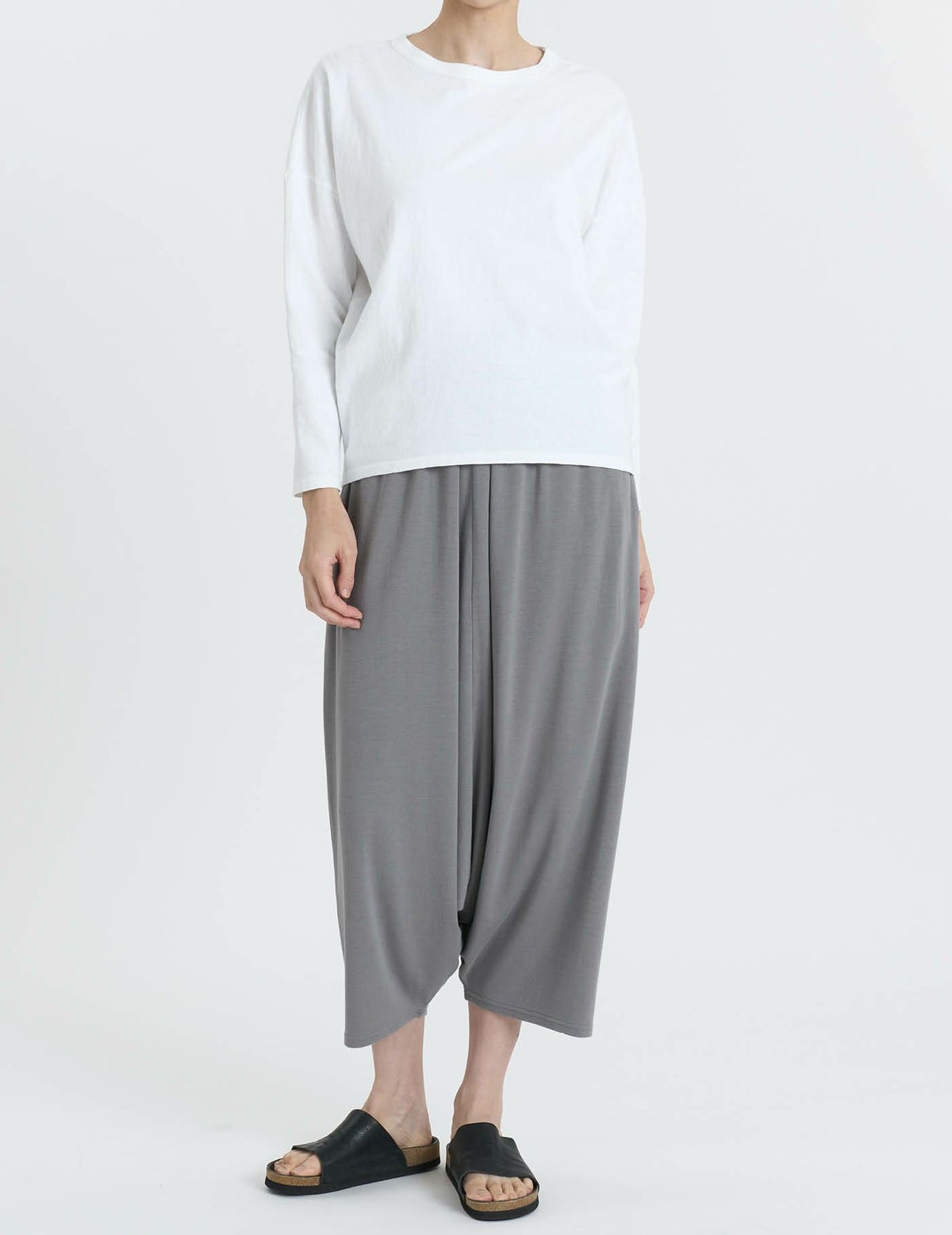 01 ホワイト/36(M)size：モデル 169cm