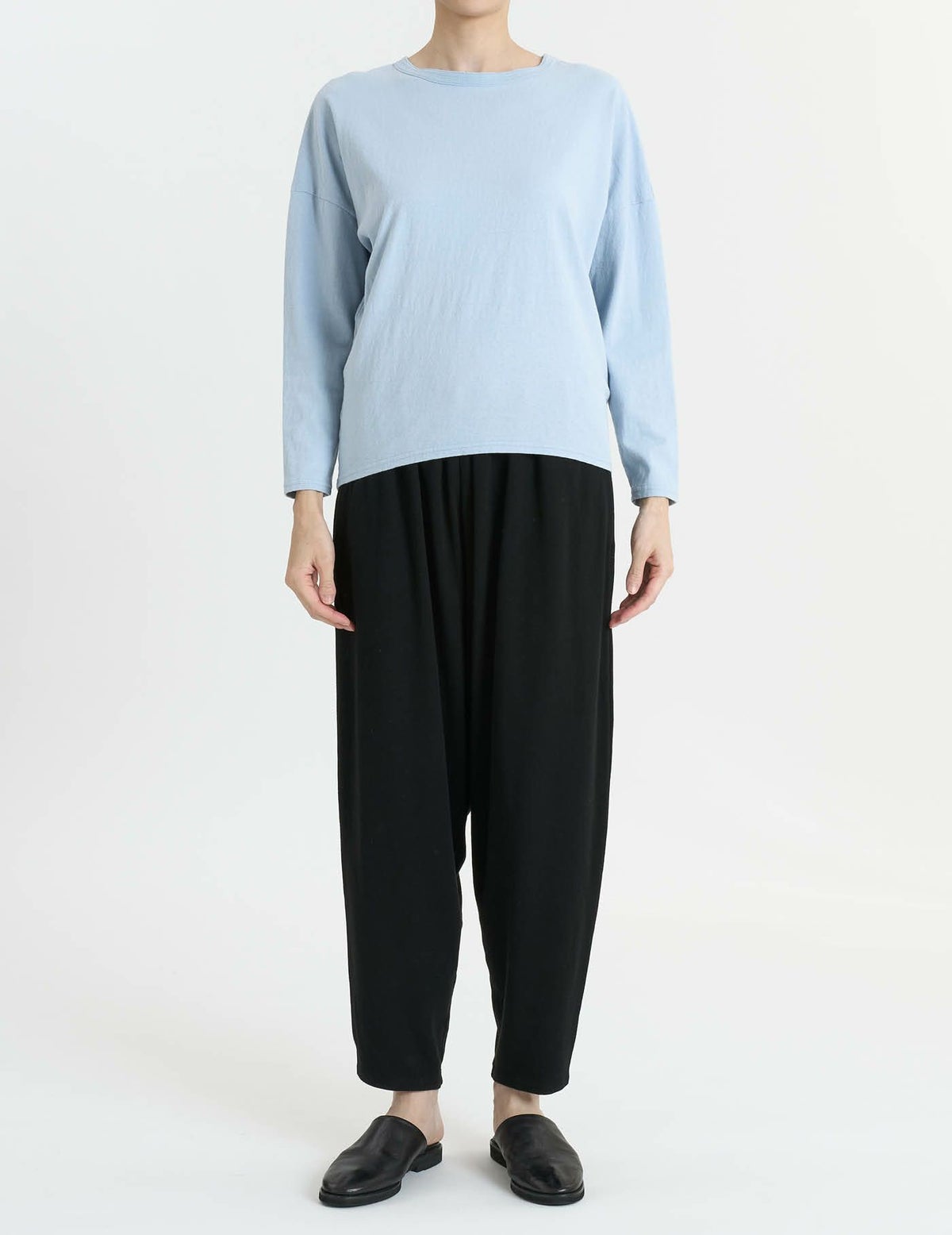 35 ブルー/36(M)size：モデル 169cm