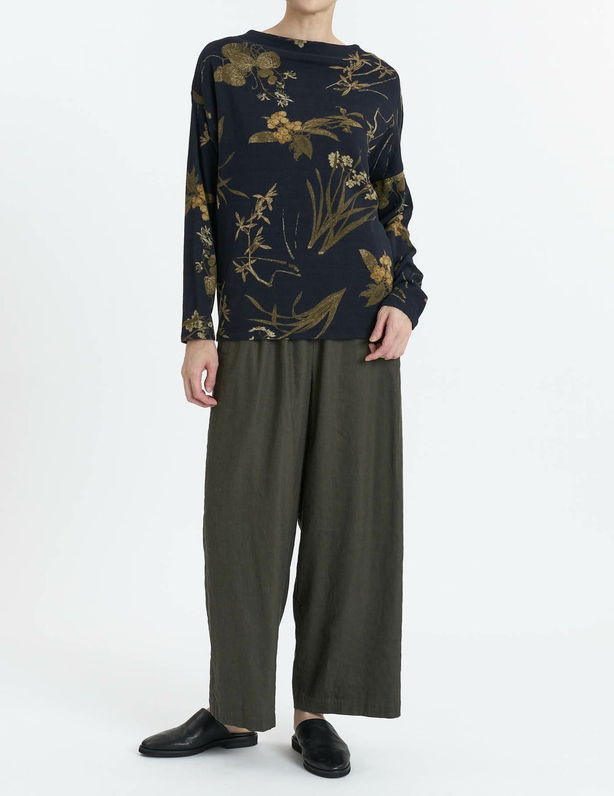 20 ダークネイビー/36(M)size：モデル 169cm