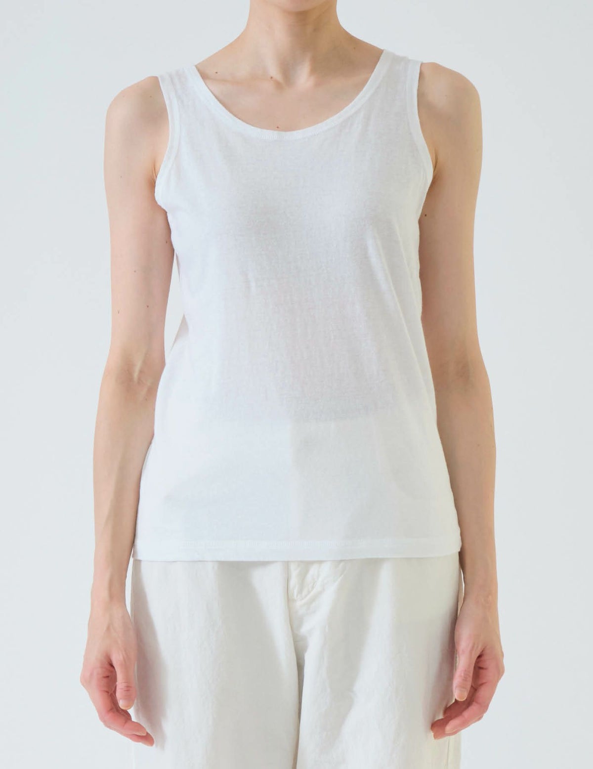 01 ホワイト/36(M)size：モデル169㎝