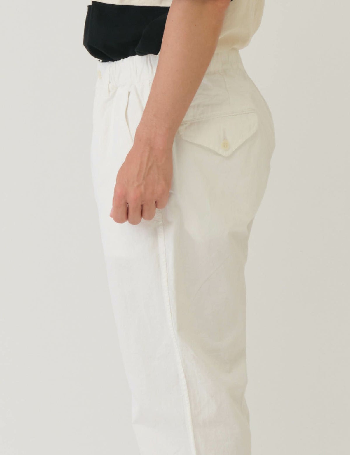 02 オフホワイト