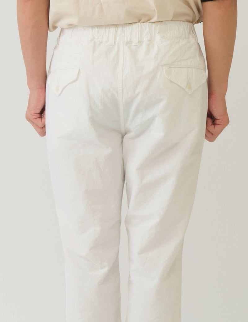 02 オフホワイト