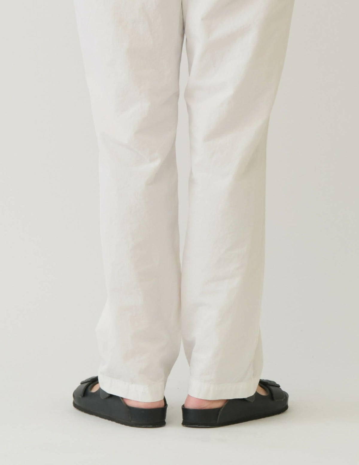 02 オフホワイト