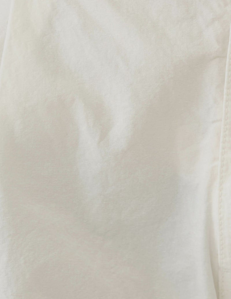 02 オフホワイト