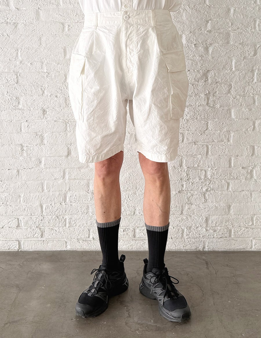 02 オフホワイト　Lsize：スタッフ178㎝