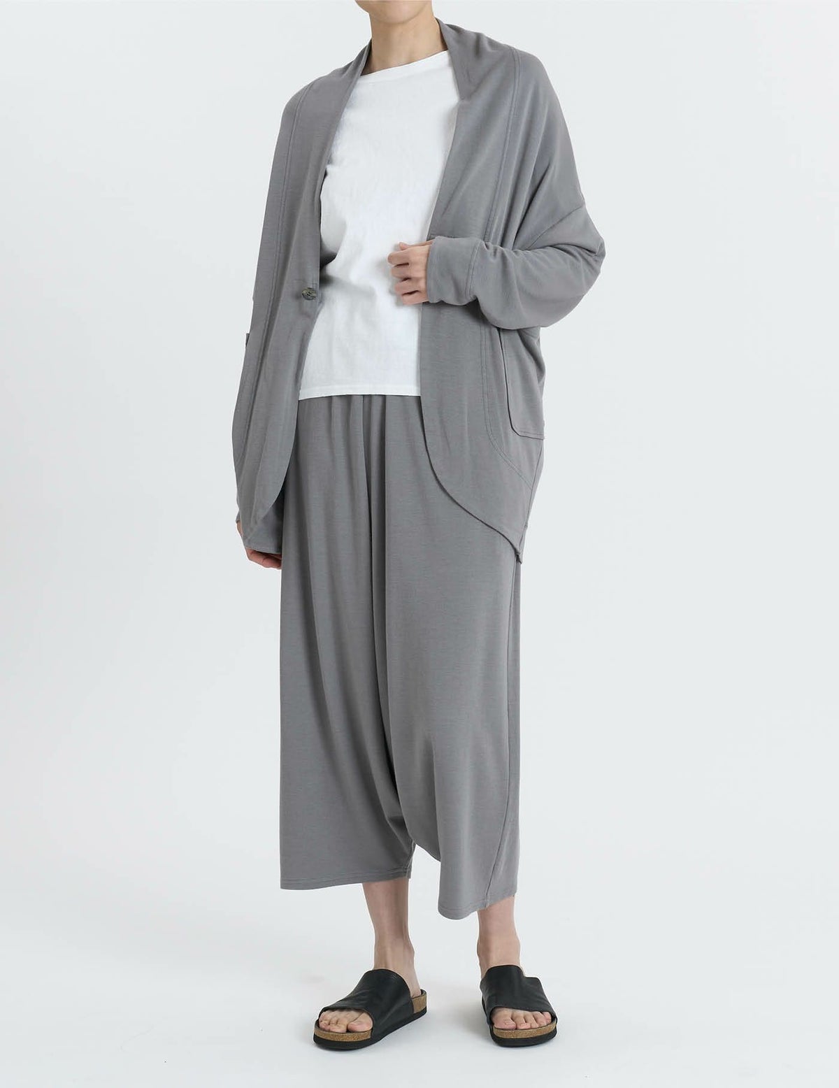 50 グレー/36(M)size：モデル169㎝