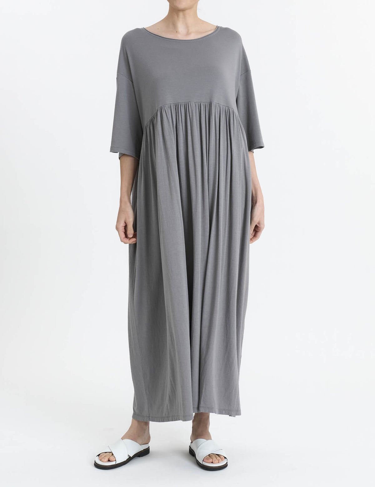 50 グレー/36(M)size：モデル 169cm