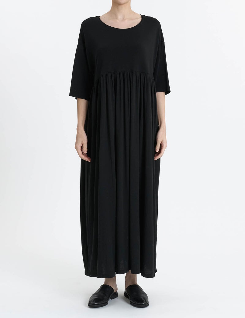 90 ブラック/36(M)size：モデル 169cm