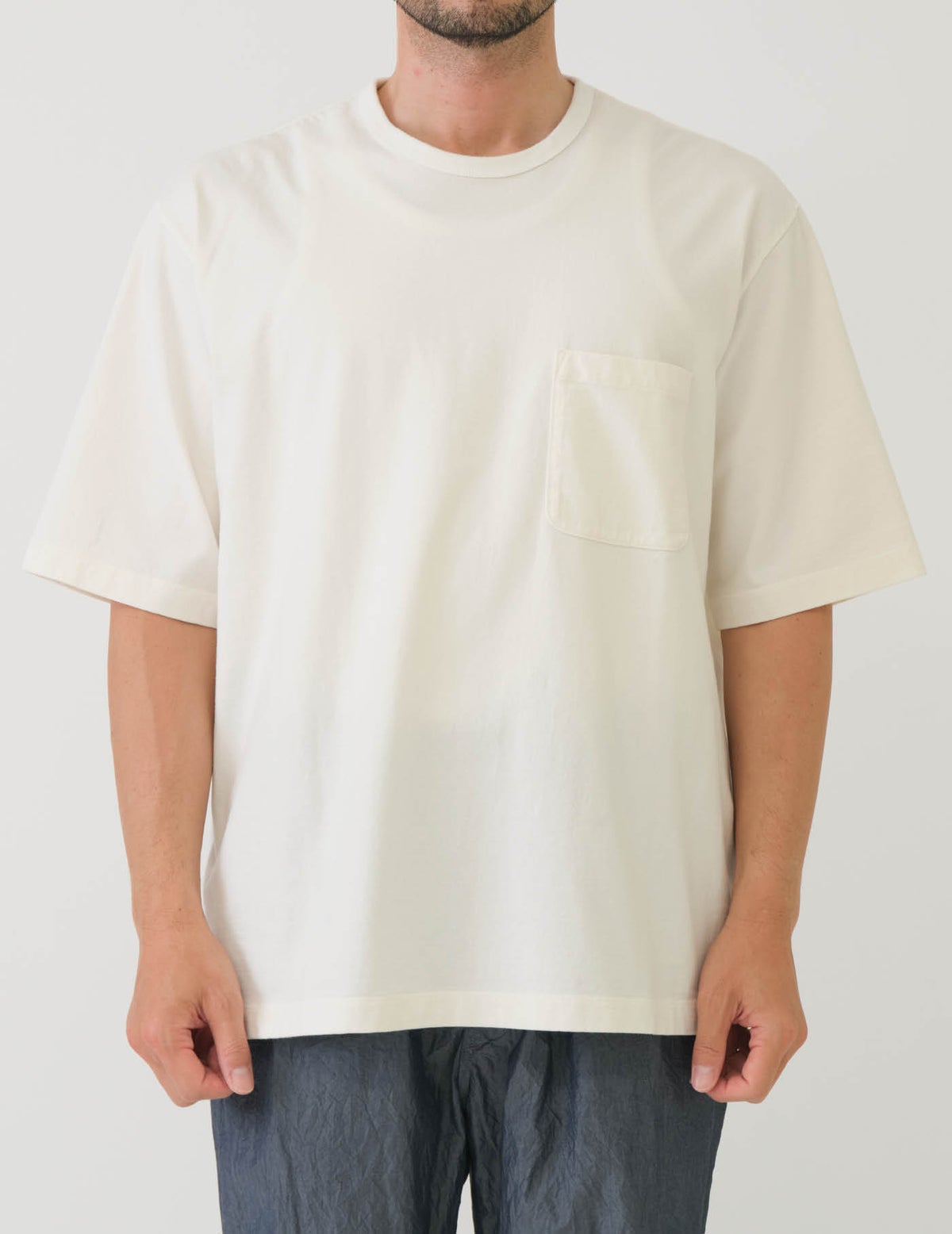 02 オフホワイト