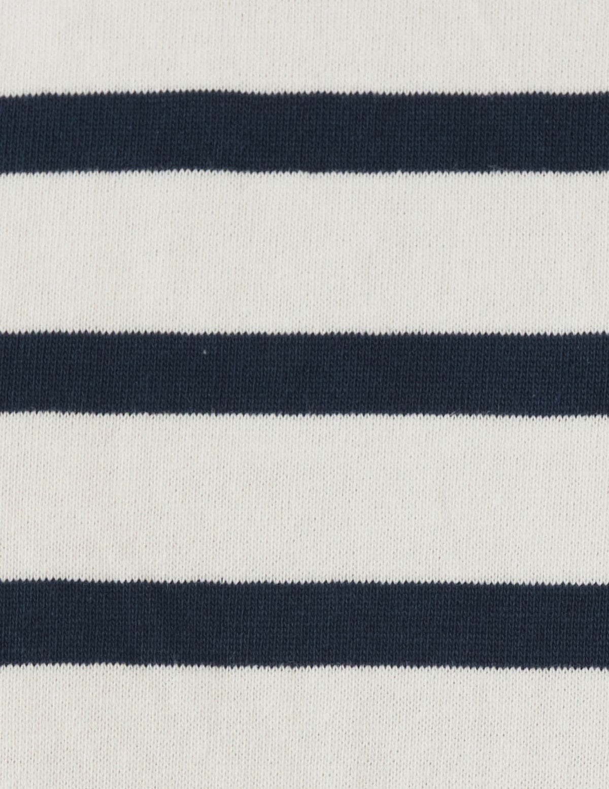 02 オフ×ネイビー