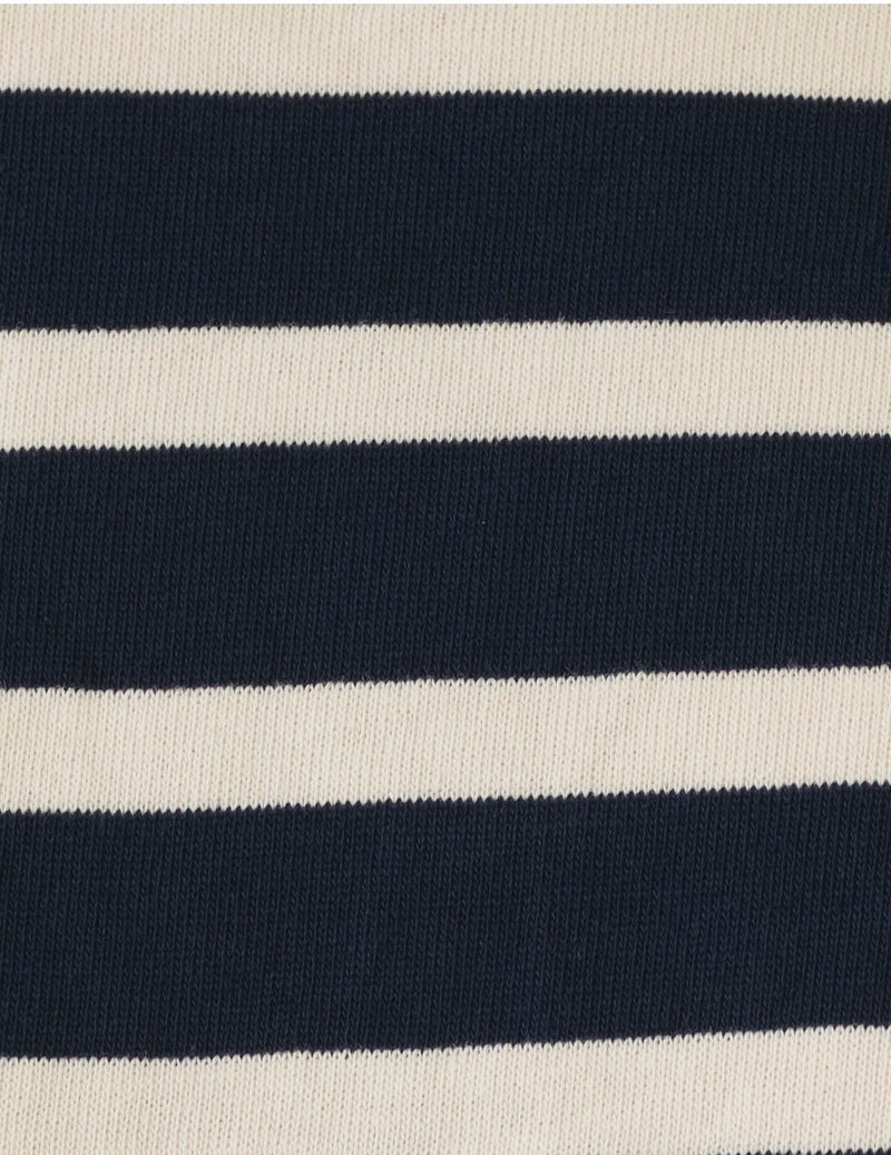 02 オフ×ネイビー