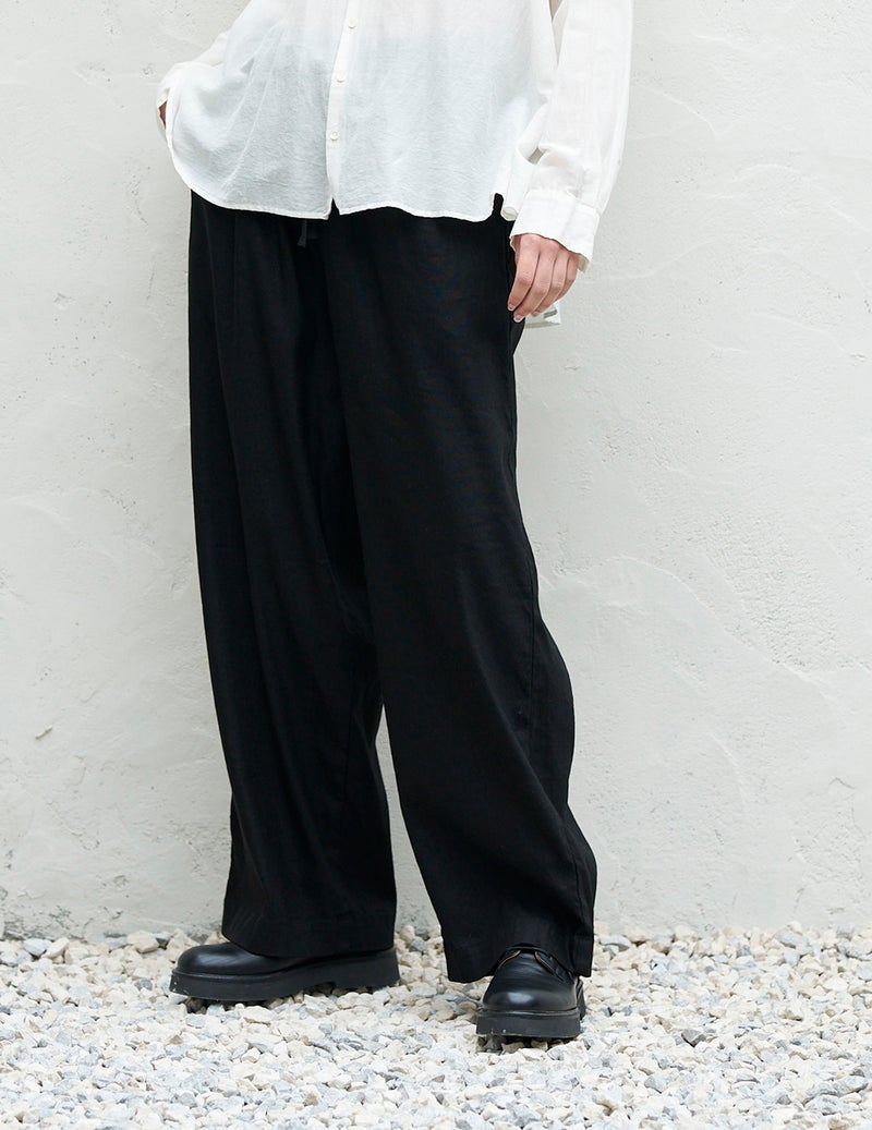 90 ブラック/36(M)size：モデル 170cm
