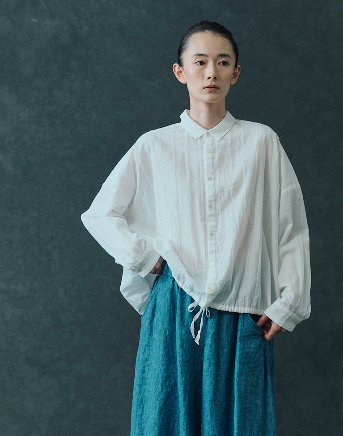 01 ホワイト/36(M)size：モデル 172cm