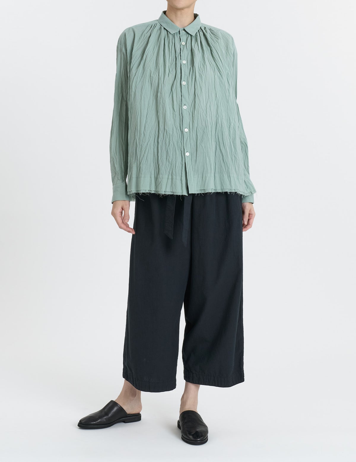 40 グリーン/36(M)size：モデル 169cm