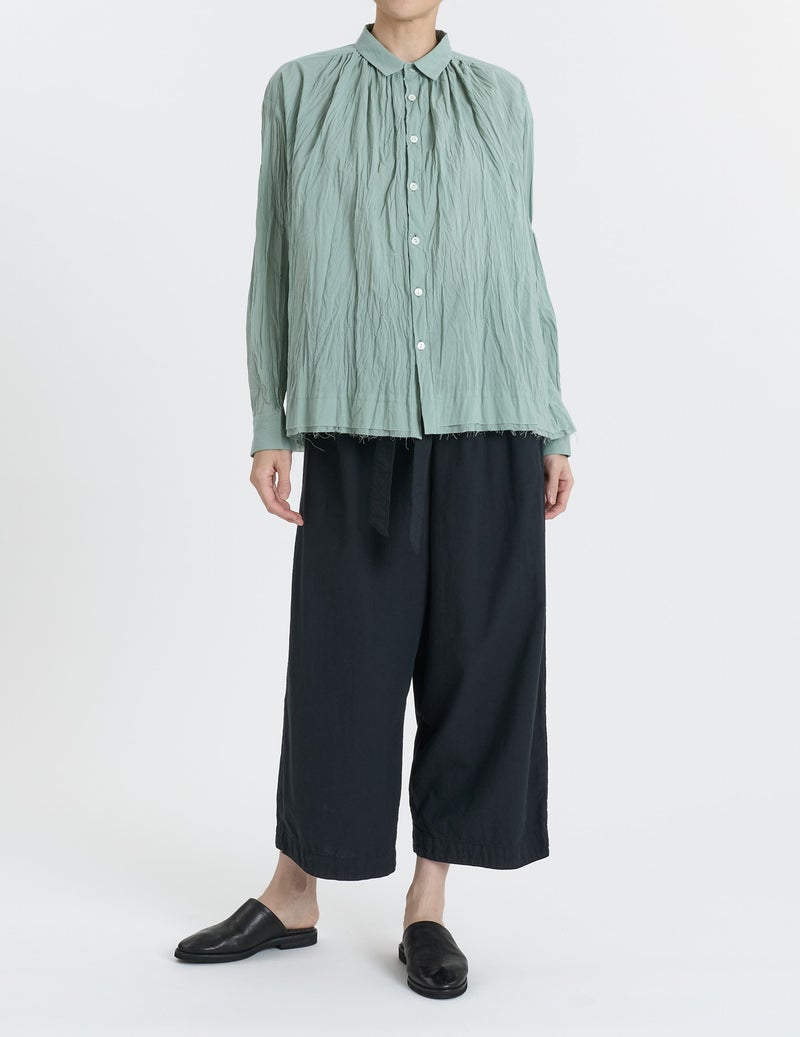 40 グリーン/36(M)size：モデル 169cm
